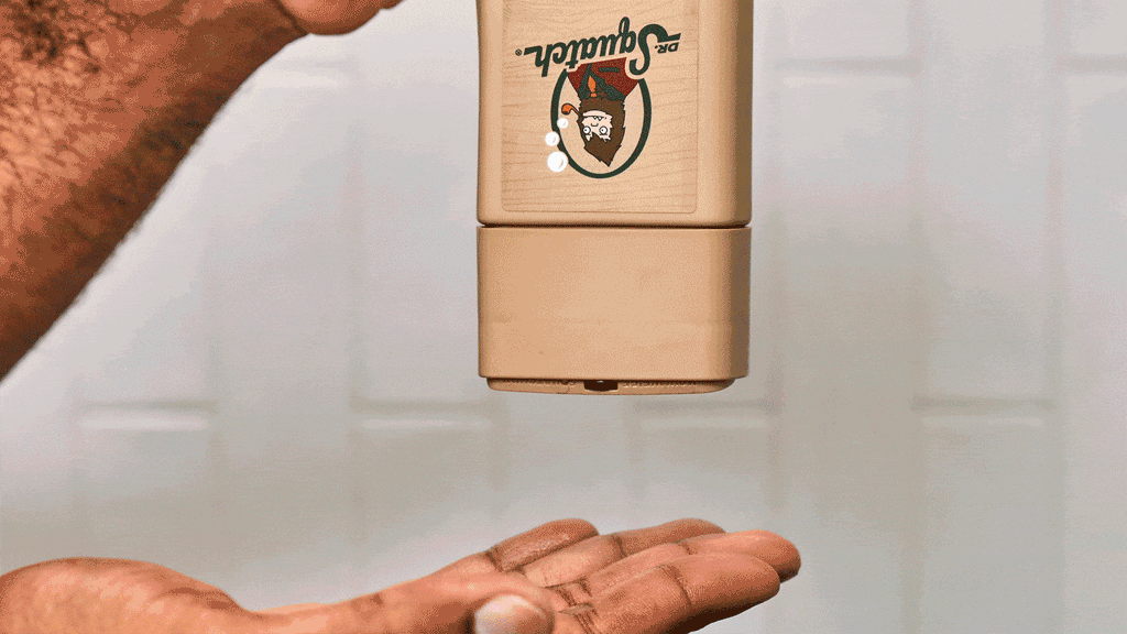 Dr. Squatch Cool Fresh Aloe Shampoo being used